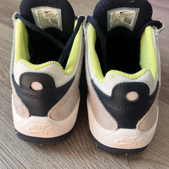 Nike SB Vertebrae Sneakers - Picture 5 of 6